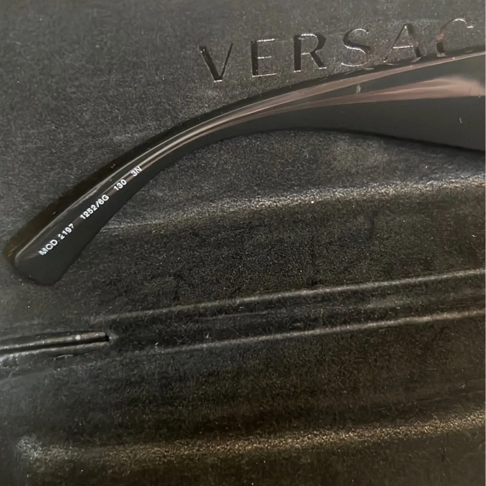 Versace Sunglasses - Unisex - Picture 7 of 11